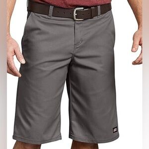 Dickies relaxed fit grey shorts
Size 30
Some wear on spots